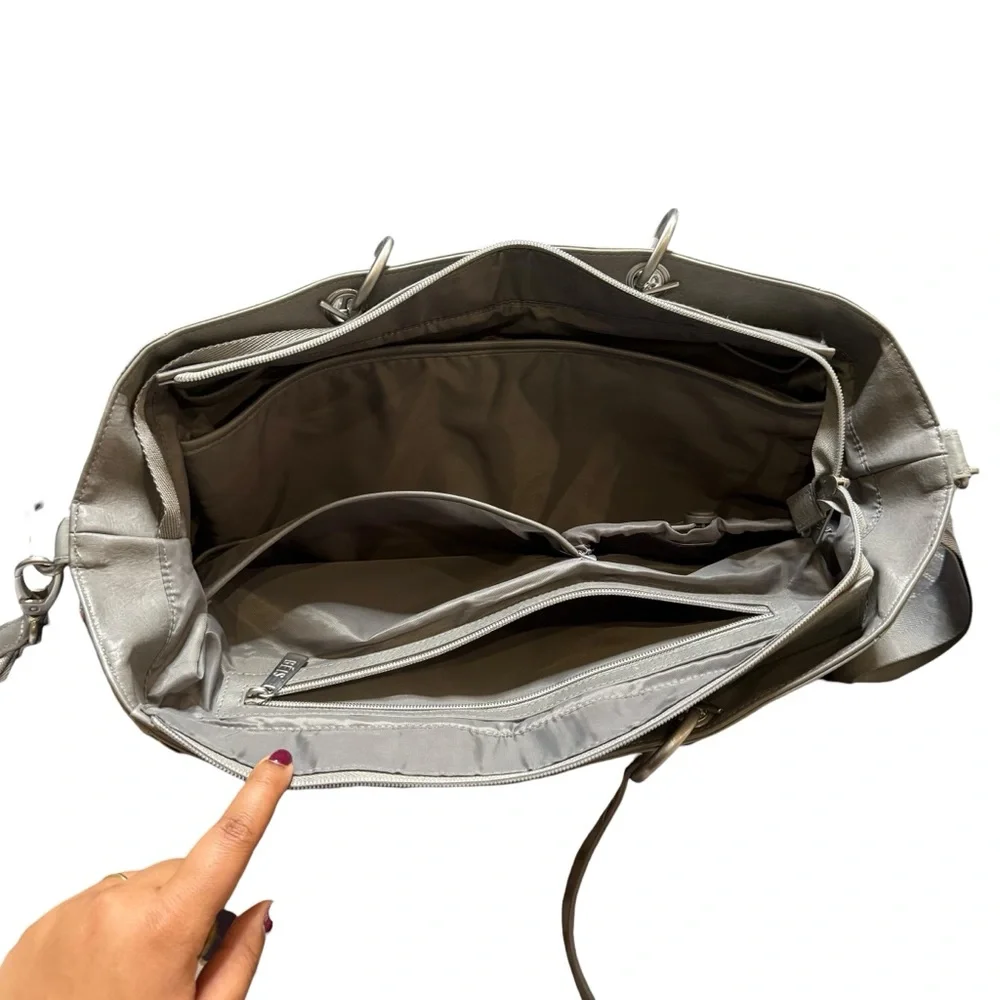 BEIS The Diaper Bag in Gray - Picture 12 of 16